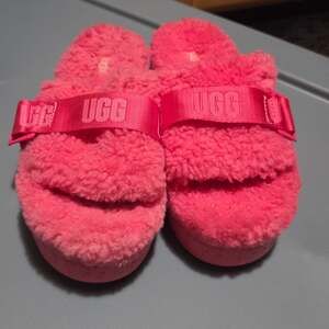UGG Women's Fluffita Platform Slippers in Hot Pink